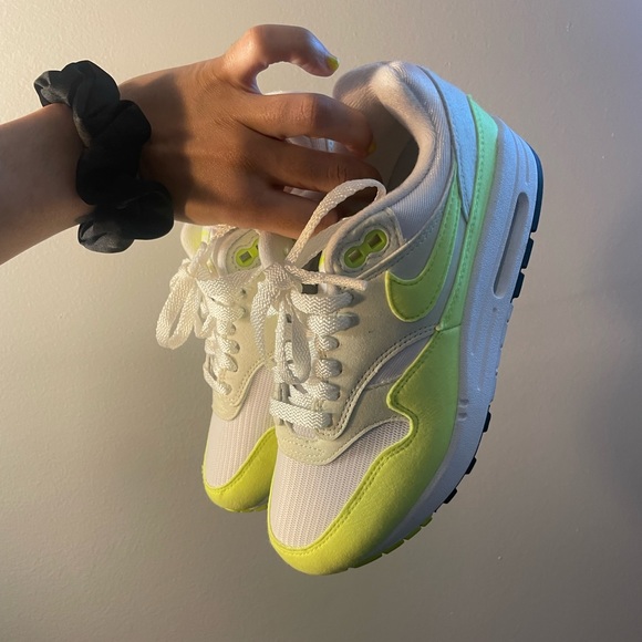 Neon Airmax - Picture 4 of 5